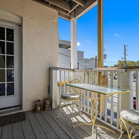 Retro Retreat In Dtsp - Explore The Downtown Area เซนต์ปีเตอร์สเบิร์ก ภายนอก รูปภาพ