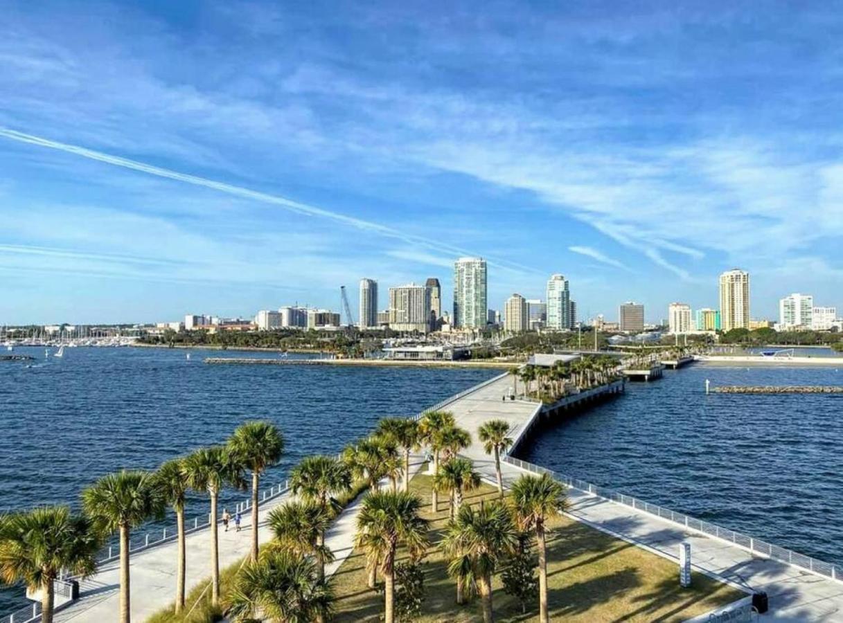 Retro Retreat In Dtsp - Explore The Downtown Area เซนต์ปีเตอร์สเบิร์ก ภายนอก รูปภาพ