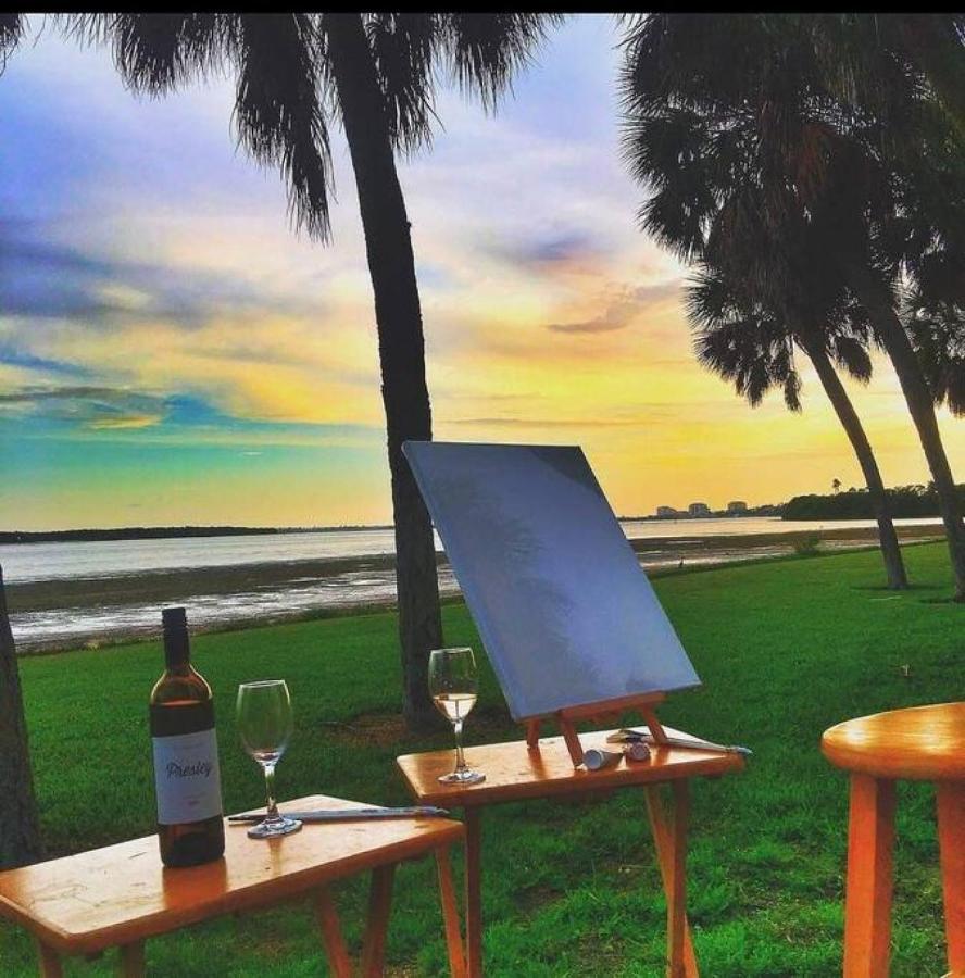 Retro Retreat In Dtsp - Explore The Downtown Area เซนต์ปีเตอร์สเบิร์ก ภายนอก รูปภาพ