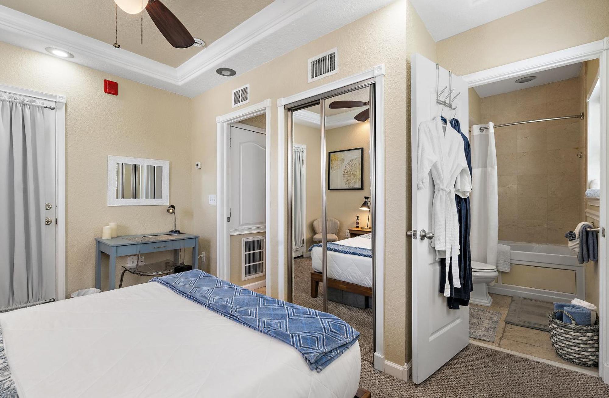 Retro Retreat In Dtsp - Explore The Downtown Area เซนต์ปีเตอร์สเบิร์ก ภายนอก รูปภาพ