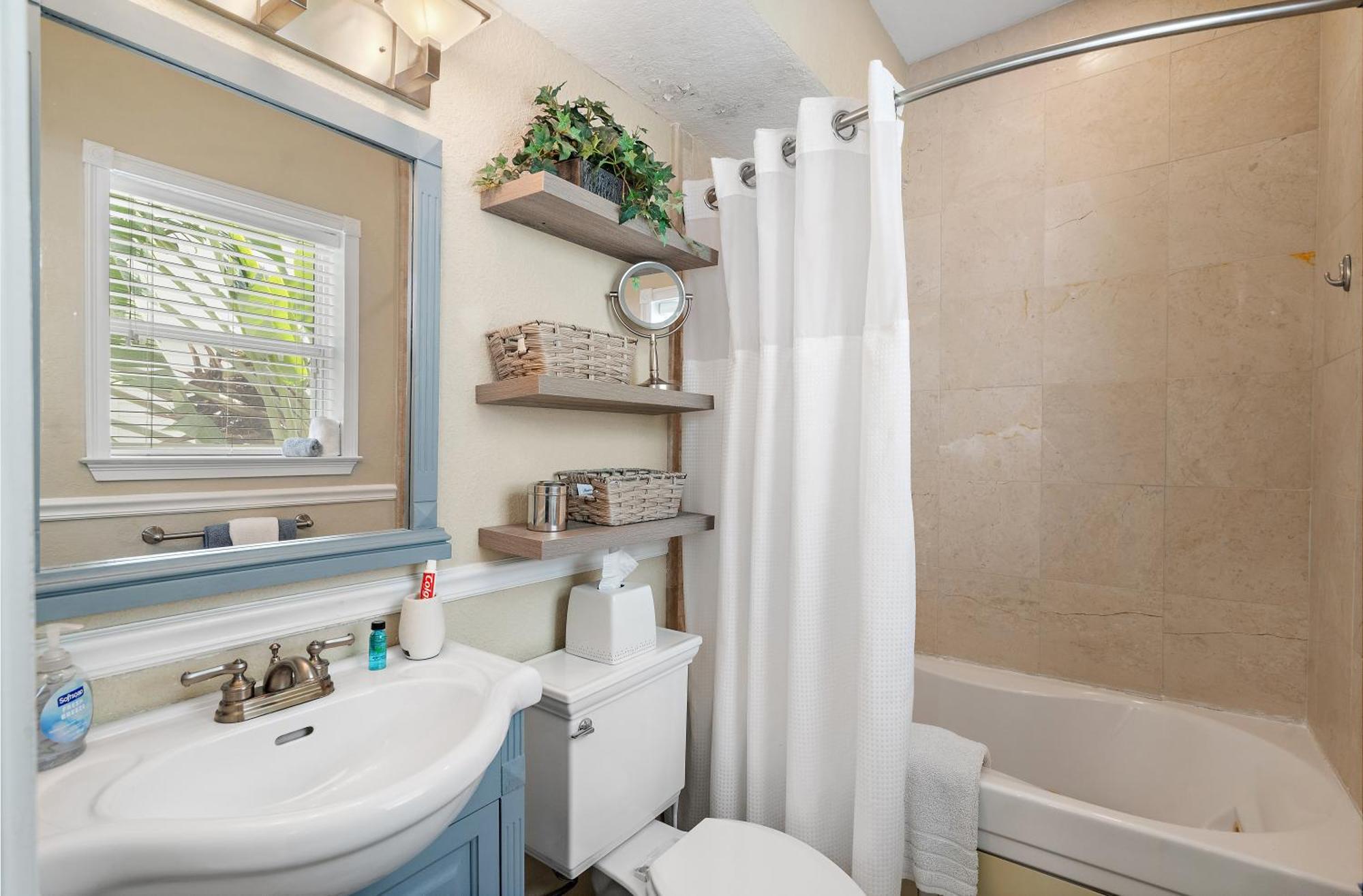 Retro Retreat In Dtsp - Explore The Downtown Area เซนต์ปีเตอร์สเบิร์ก ภายนอก รูปภาพ